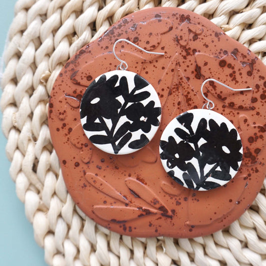 Black Daisy Dangle Earrings