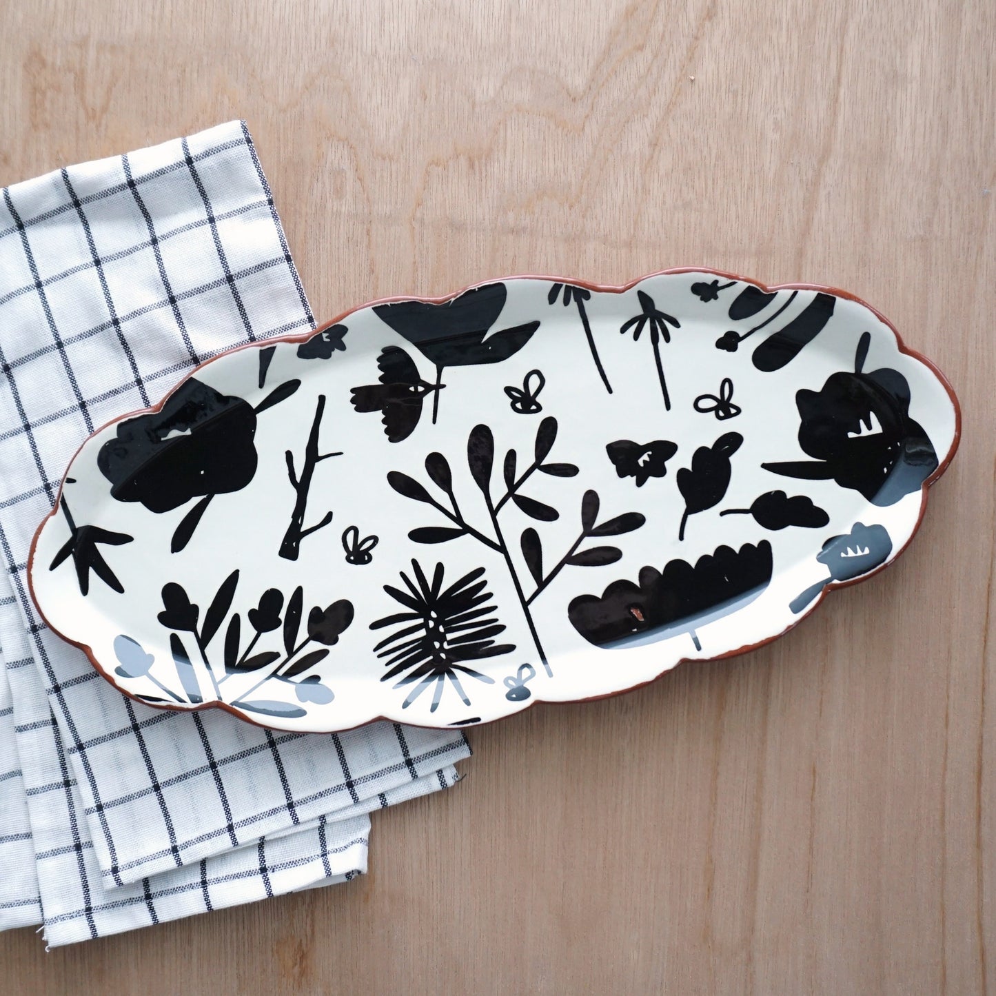 Scatterling BW Oval Platter