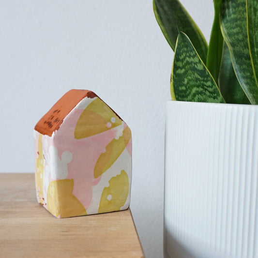 Joyleaf Pink 3.625" House Sculpture