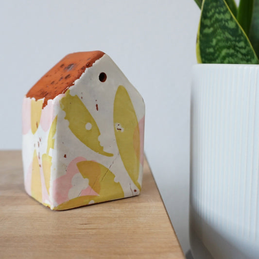 Joyleaf Pink 3.625" House Sculpture