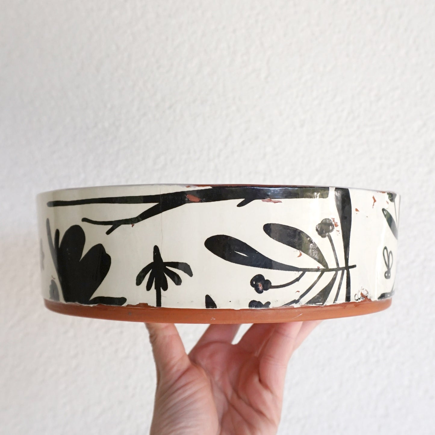 Scatterling BW Round Serving Bowl